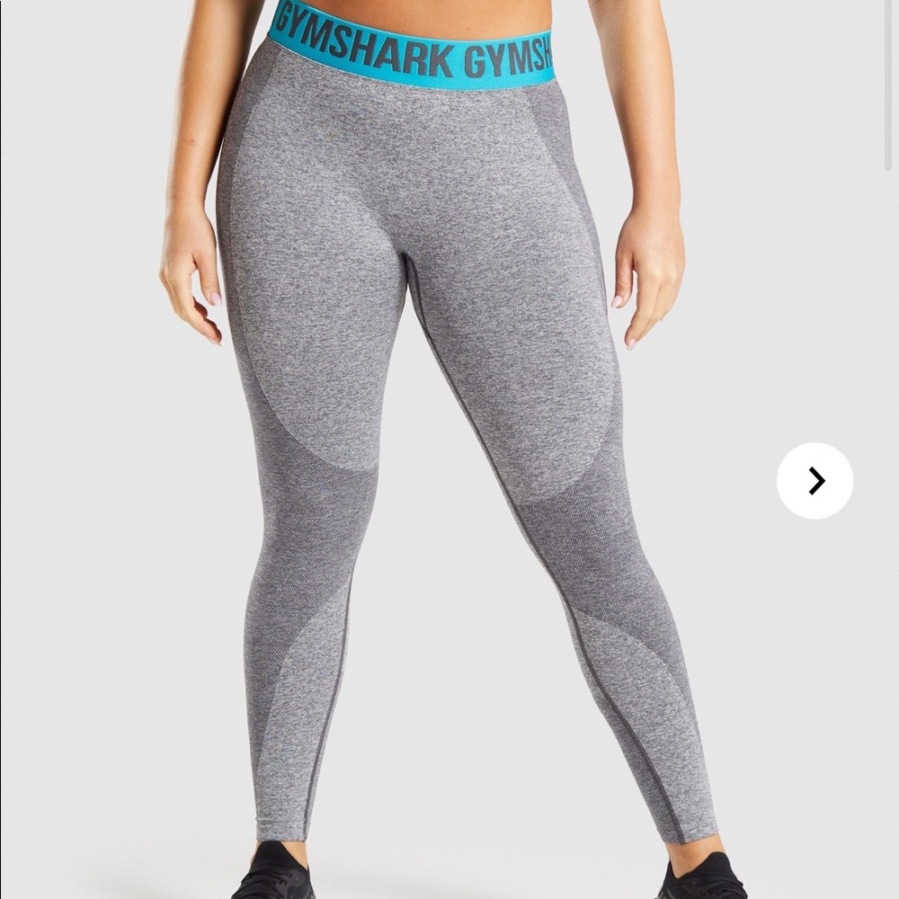 Gymshark Flex Leggings
MID-RISE